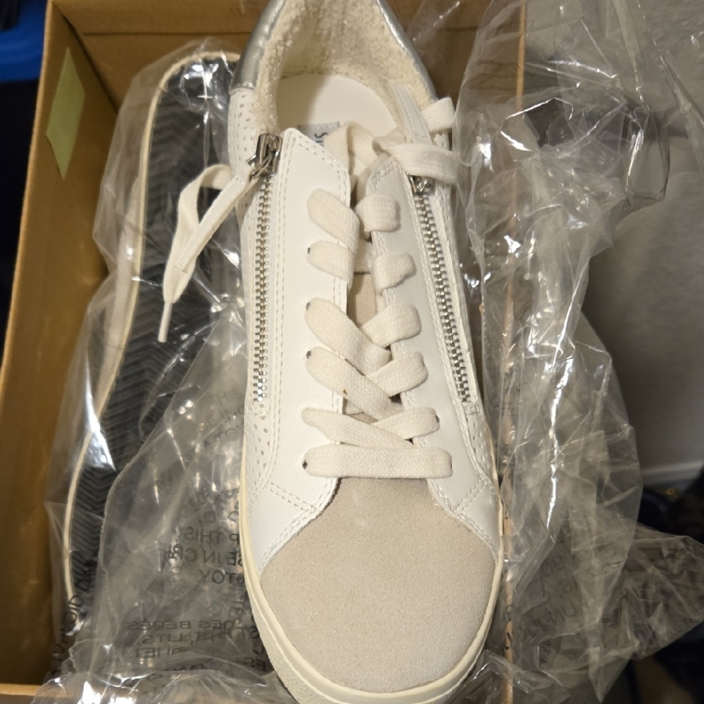 Steve Madden White Sneakers Minimalist Design